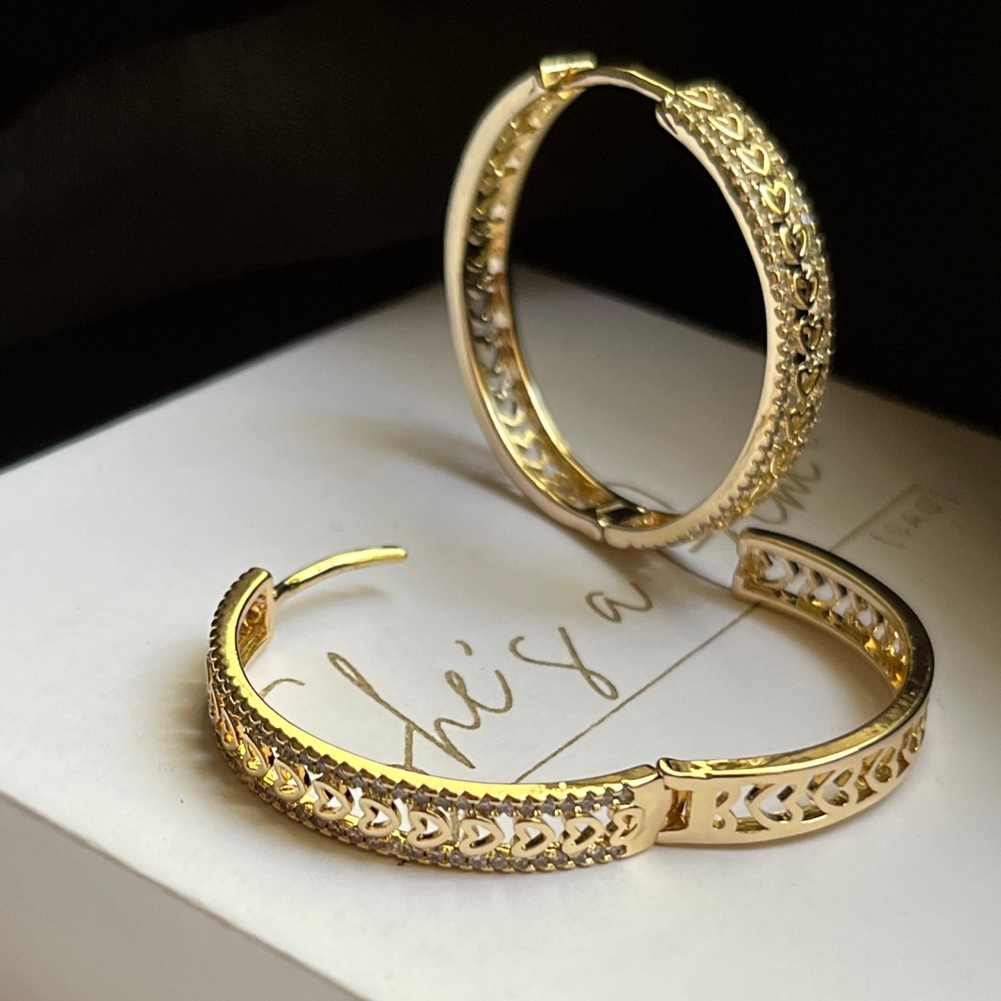 Amour Hoops