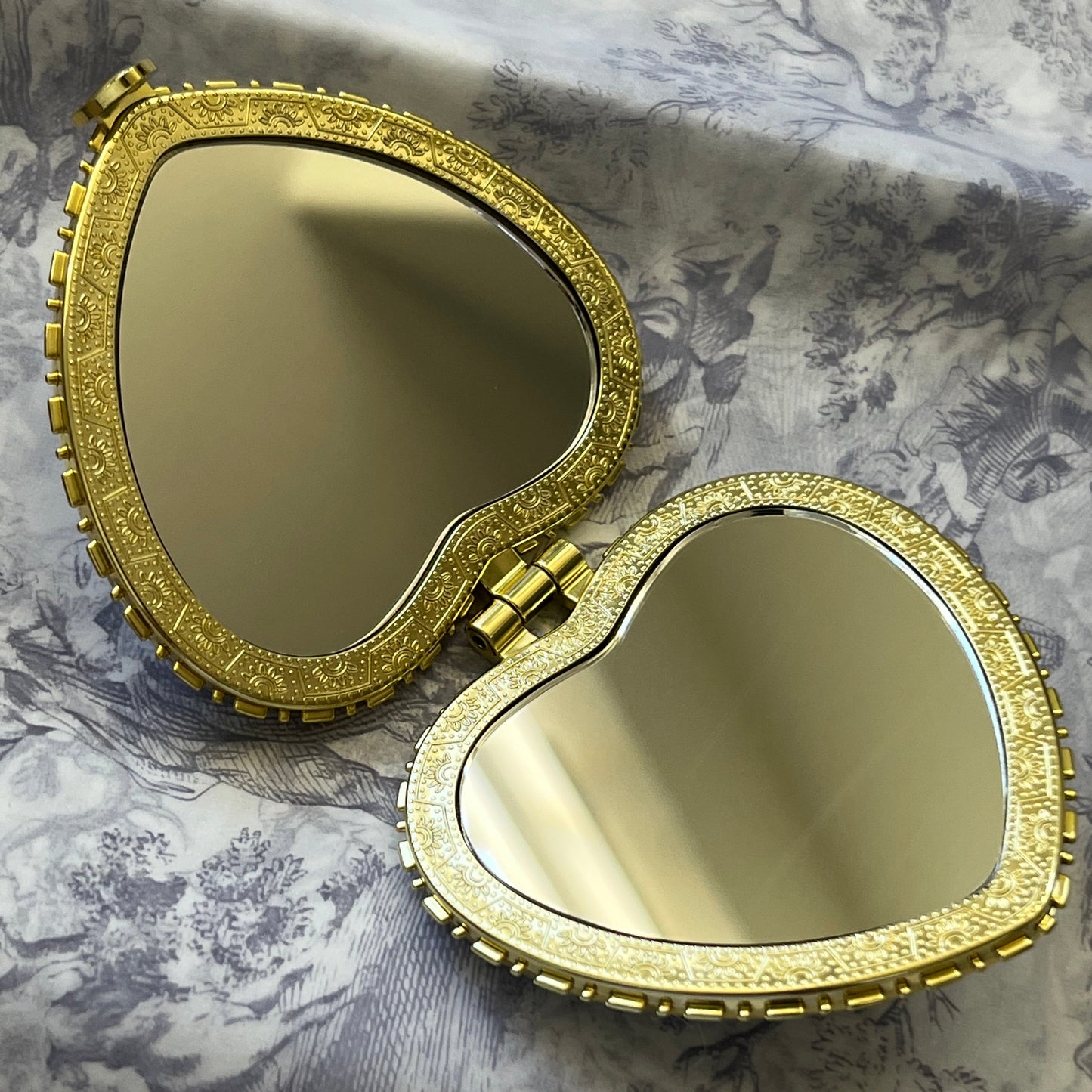 White Heart Shaped Floral Print Compact Mirror