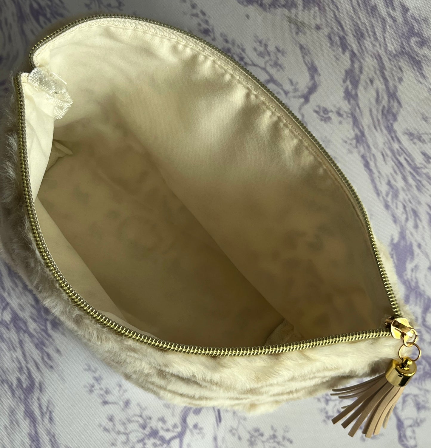 Leopard Print Cosmetic Bags- Faux Fur Makeup Pouch with Zipper & Tassel