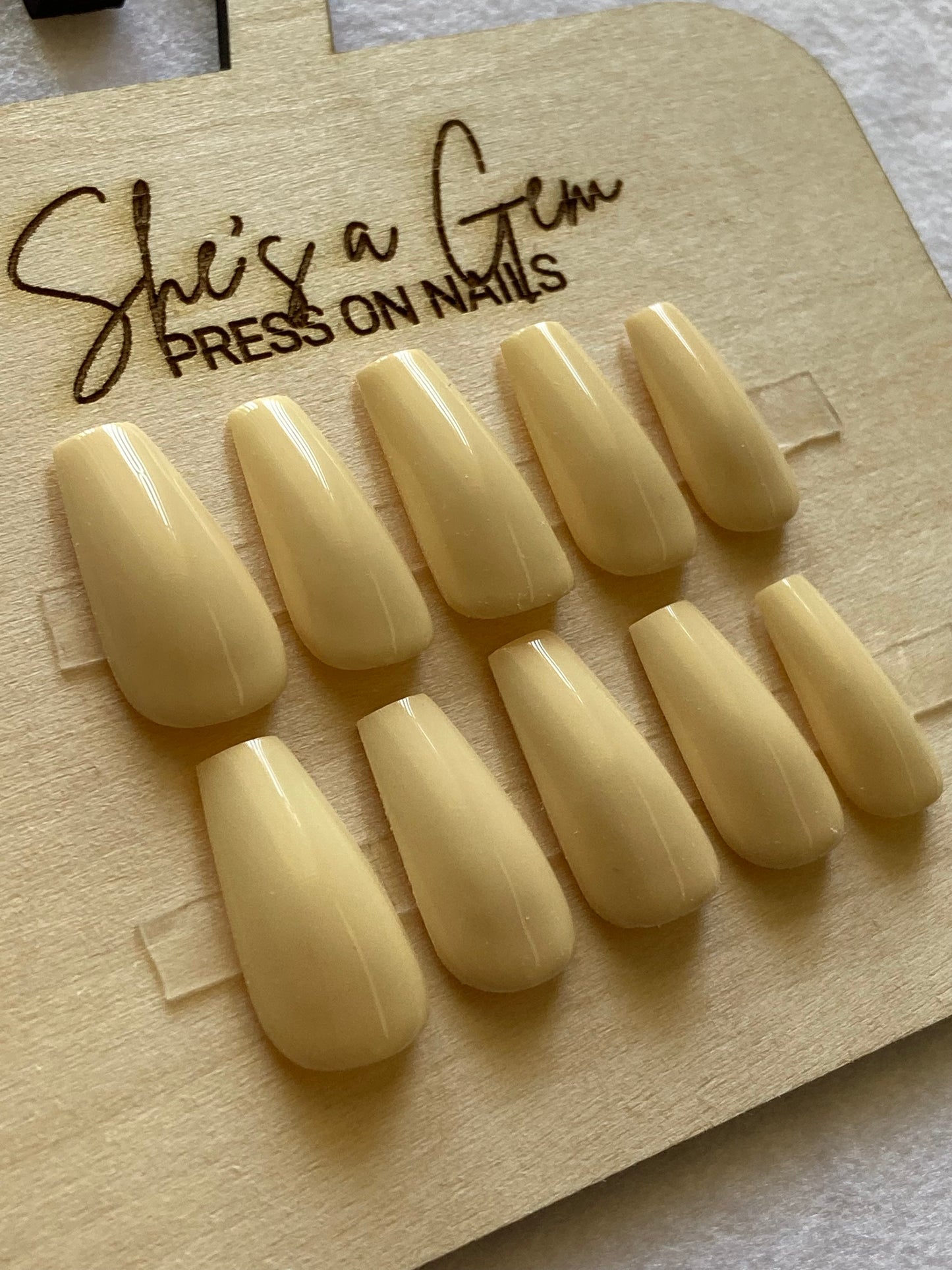 Butterlight-Press on Nails