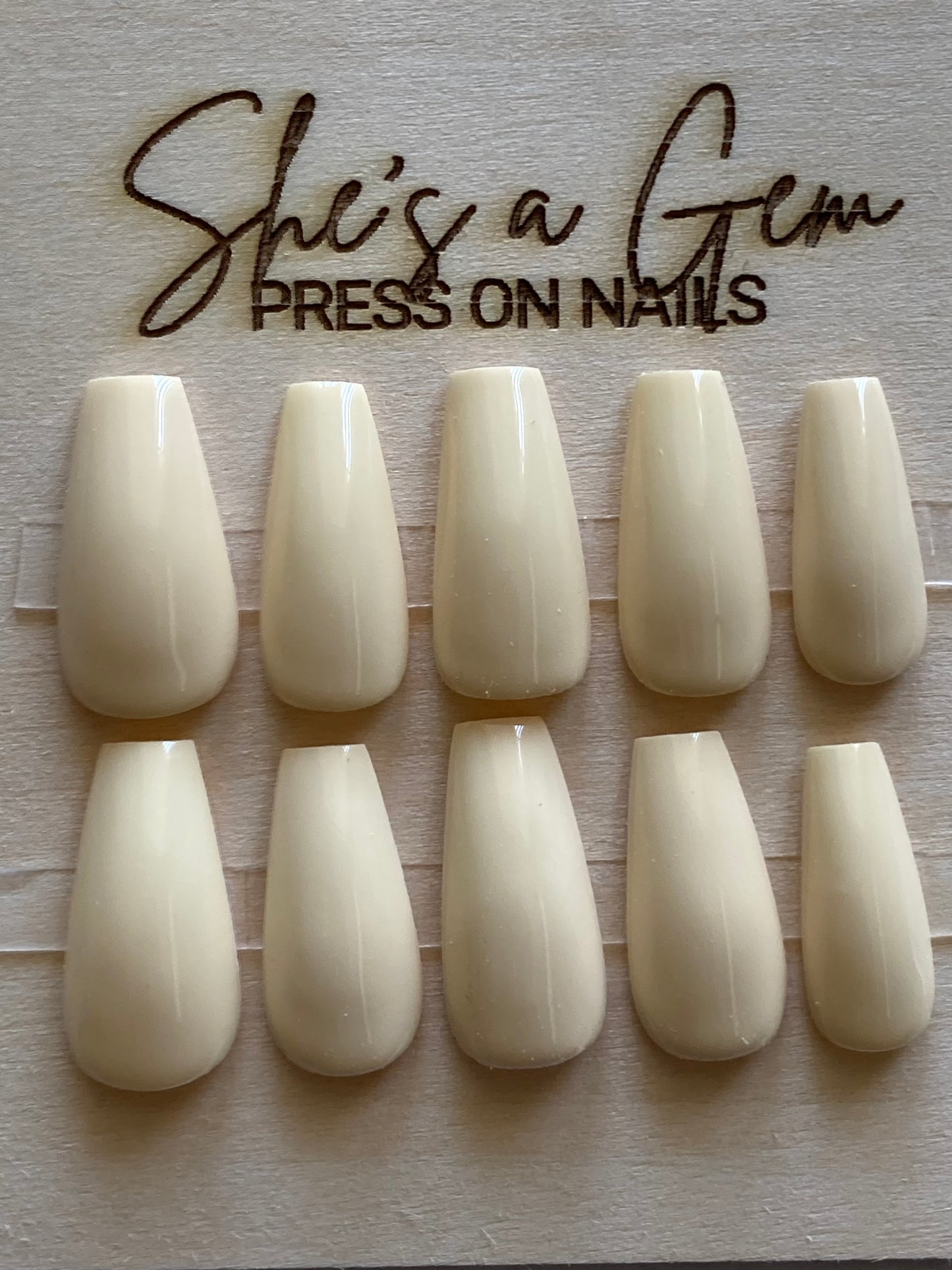 Butterlight-Press on Nails