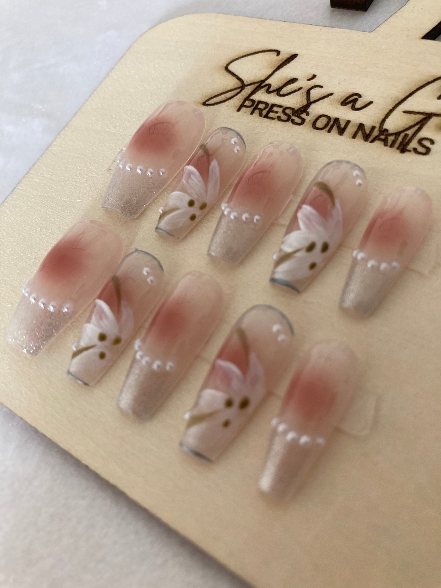 Pearl Blossom Elegance -Press-On Nail Set