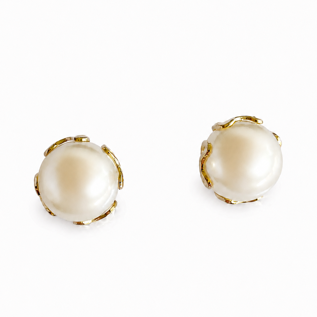 Imitation Pearl Heart Stud Earrings