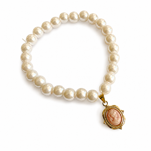 Vintage Inspired Cameo Charm Pearl Beaded Bracelet