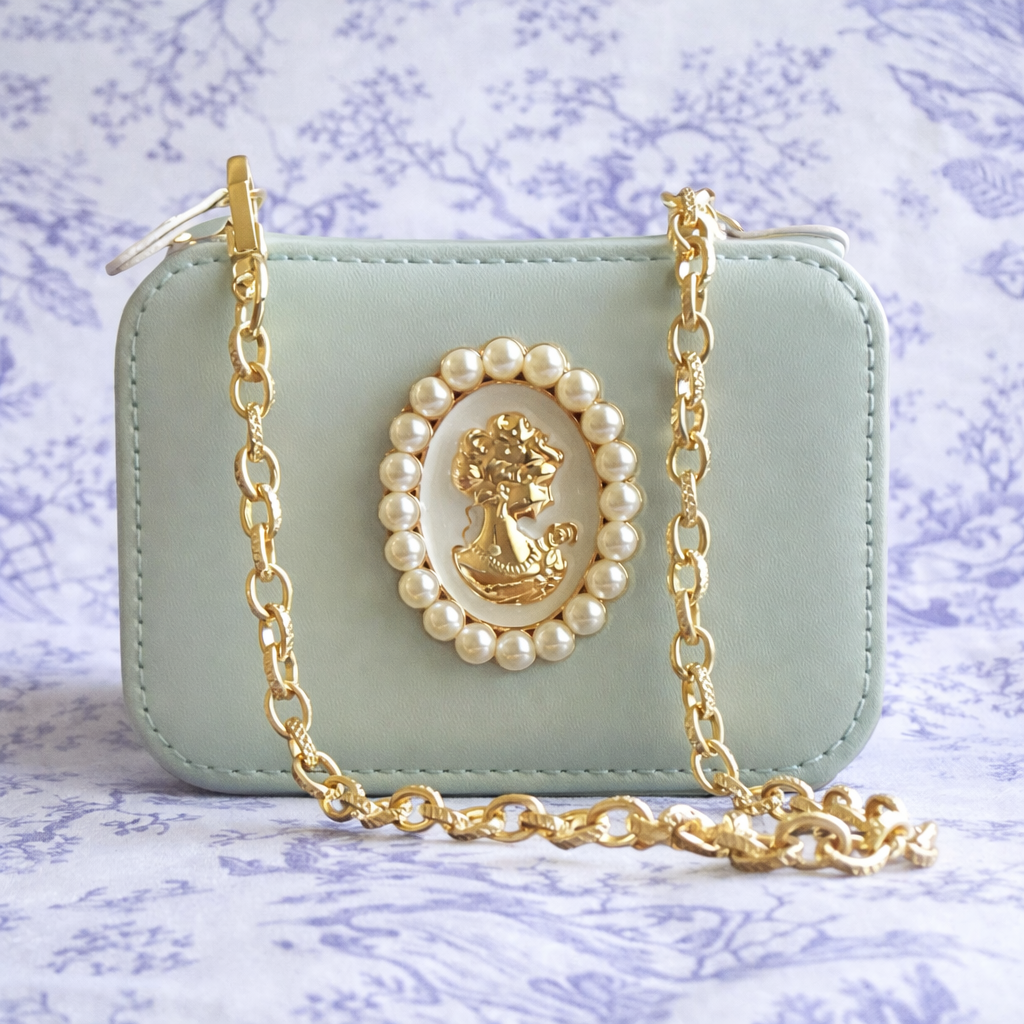 Vintage Style Pearl Cameo Head Jewelry Case-Elegant Travel Storage