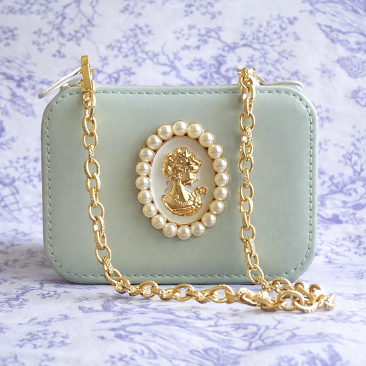 Vintage Style Pearl Cameo Head Jewelry Case-Elegant Travel Storage