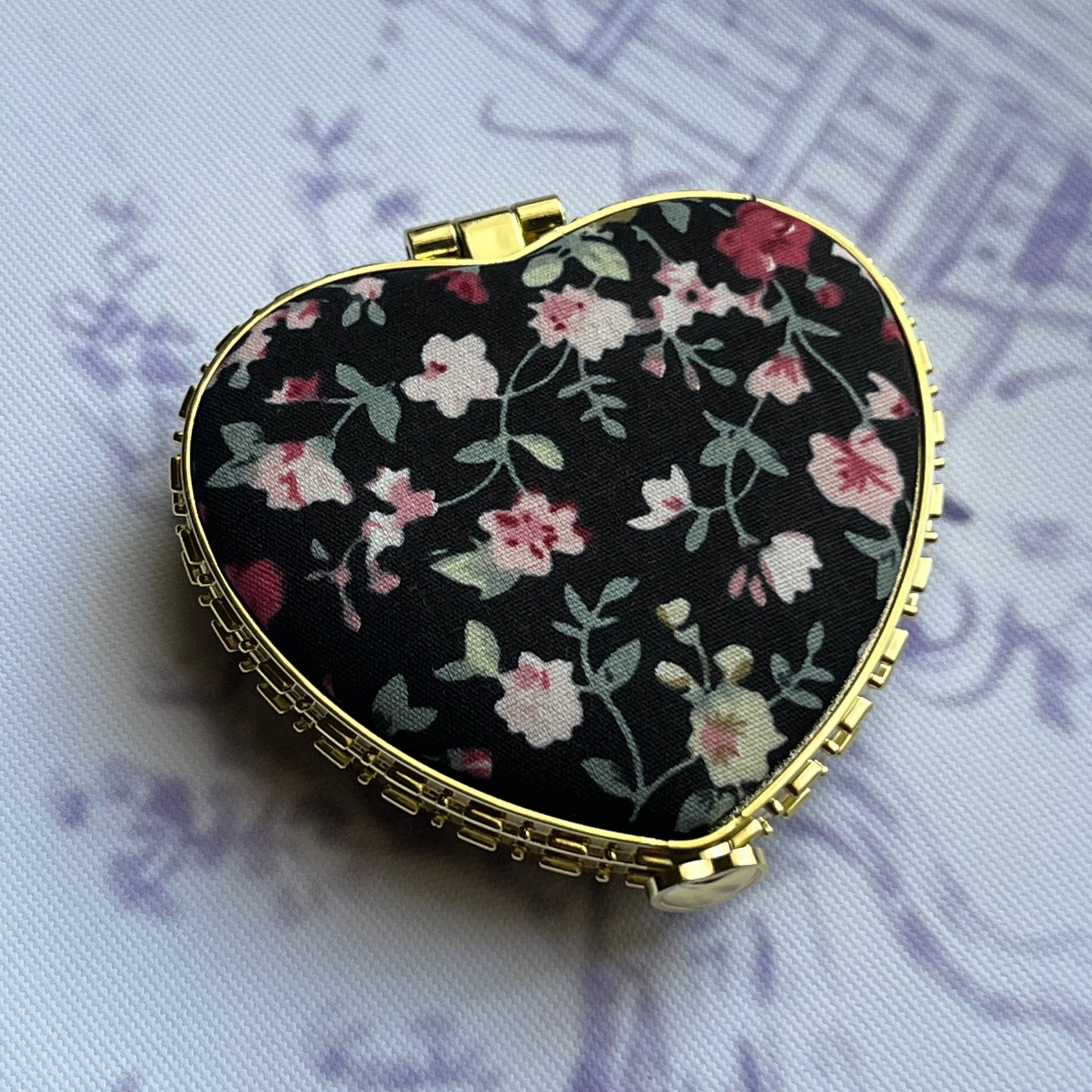 Black Heart Shaped Floral Print Compact Mirror
