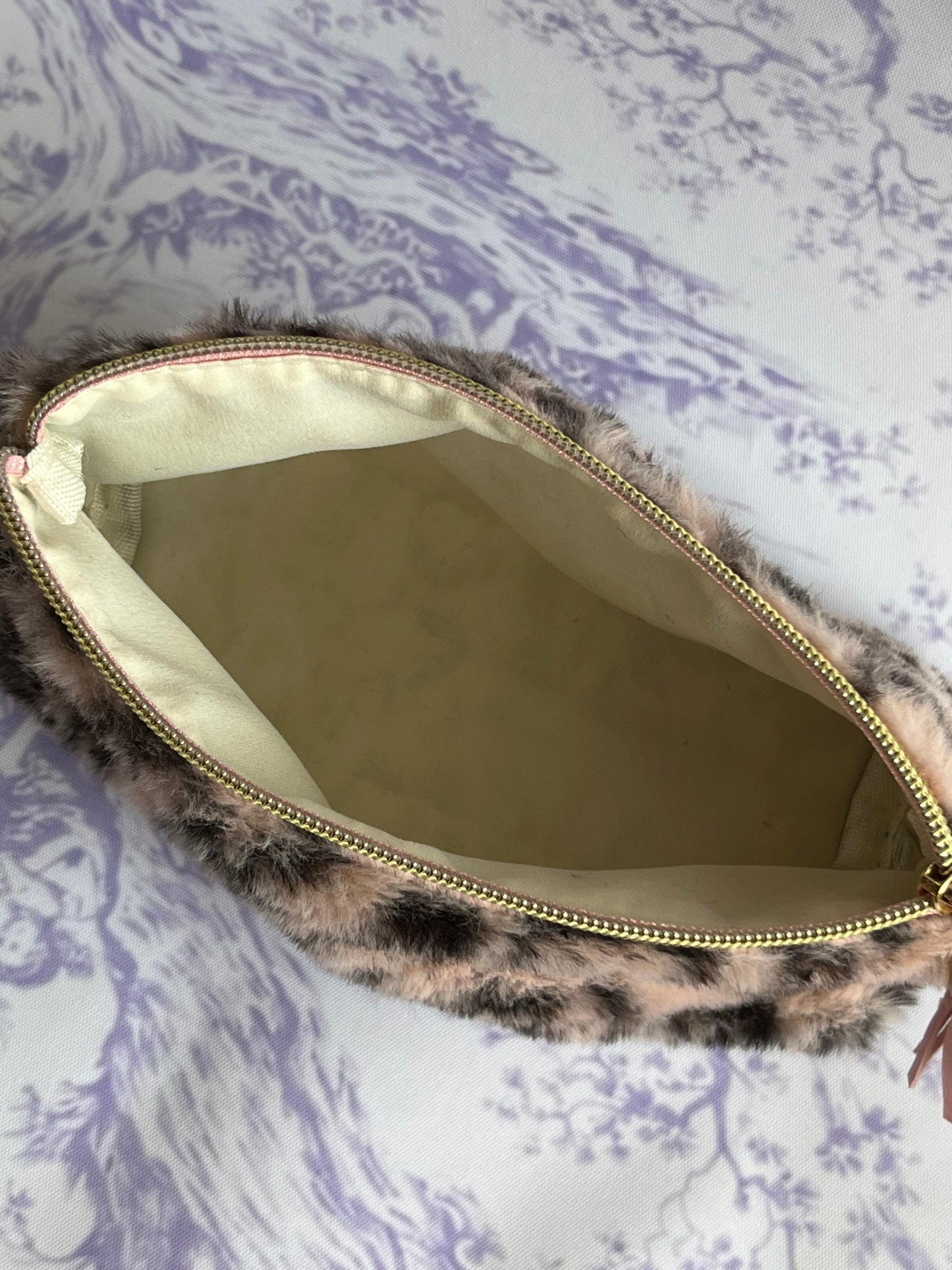 Leopard Print Cosmetic Bags- Faux Fur Makeup Pouch with Zipper & Tassel